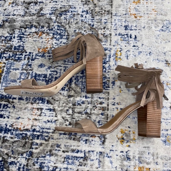 Tan suede heels - Picture 2 of 6